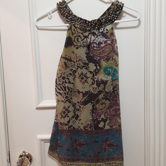 🛍️ NWOT Patterned no sleeve blouse - Picture 3 of 3